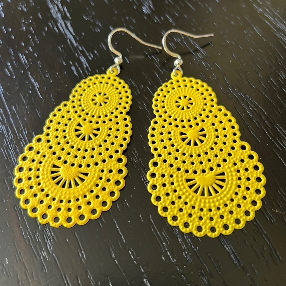 YELLOW metal filigree earrings-NWT